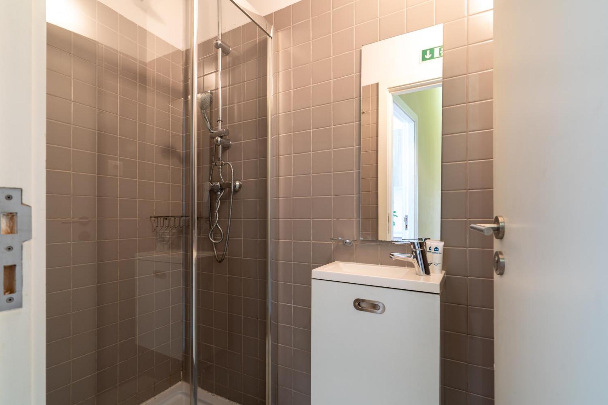 Host Wise - Sweet Bright Flats - City Center ポルト 部屋 写真